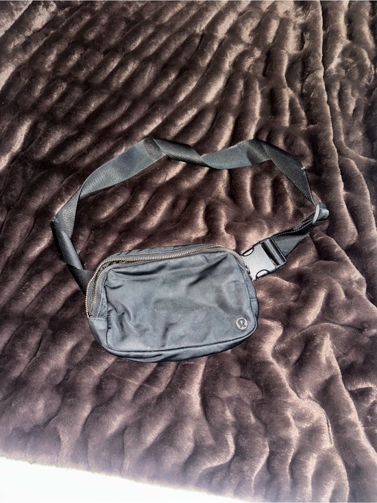 lululemon athletica Other - Lululemon Waist Bag / Crossbody Pouch